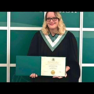 Meet your Posher, Danielle